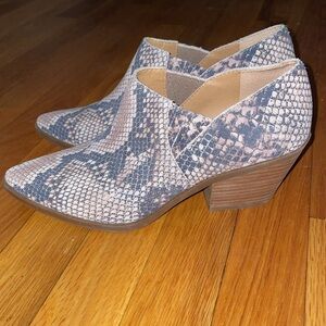 Lucky Brandy Tabea Leather Snakeskin Pattern Shoe/Ankle Bootie. Size 8.5.